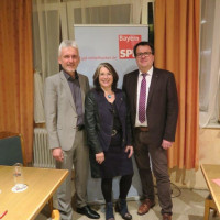 Petra Hinkl und Norbert Ringler mit dem 1. Vorsitzenden des SPD-Ortsvereins Heilsbronn, Alois Frank (links)